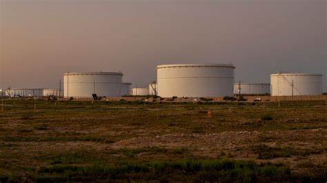 U.S. crude prices fall more than 4% as Israel is not expected to strike Iran’s oil industry - AOL
