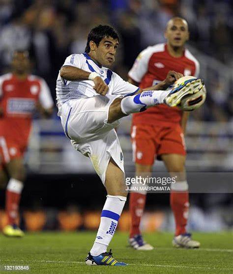 81 Velez Sarsfield Augusto Fernandez Fotos und hochauflösende Bilder