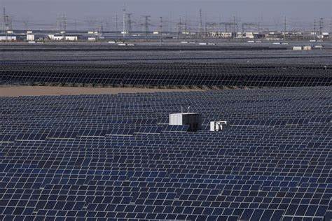 China's solar giants quietly shed a third of their workforces last year