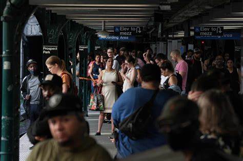 Weak Jobs Report Sparks Rally in Short-Dated Treasuries