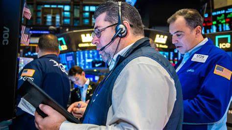S&P 500 closes higher Monday after briefly touching six-month low: Live updates - NBC Los Angeles