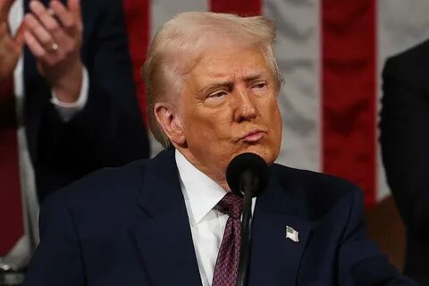 Donald Trump's four-word plea to Bitcoin investors as value of cryptocurrency plunges - The Mirror US