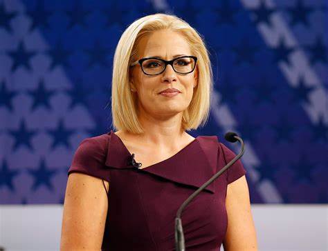 Opinion: Arizona Democrats can win in heavily Republican districts. Here's how