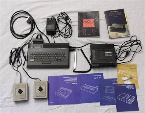 See Jane 128 by Arktronics run (ft. Magic Desk, 3-Plus-1 and the Thomson MO5)
