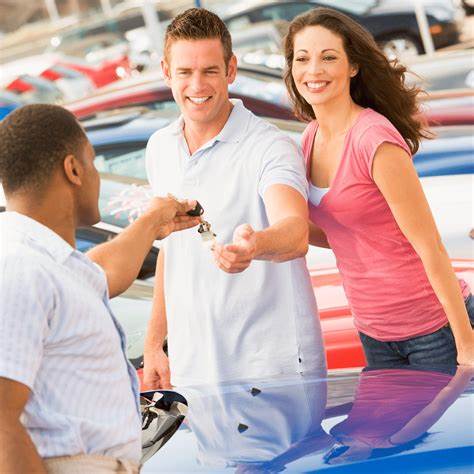 Buying a new car? Here’s how to shop for insurance