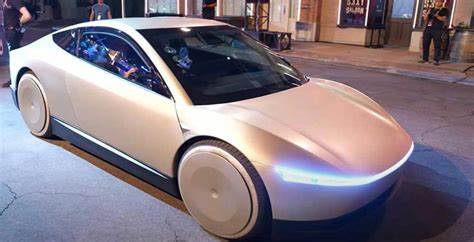 Dow Jones Futures: Meta, Amazon, Fed, Trump Tariffs Ahead; Tesla Robotaxi Or Just Taxi?