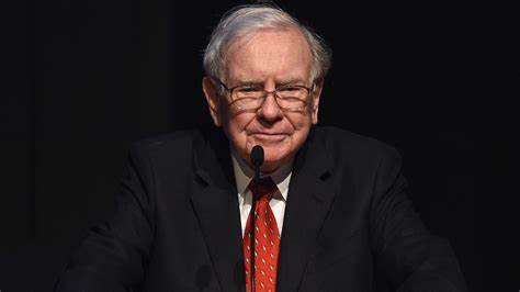 Warren Buffet Is a Standout Among Top CEOs