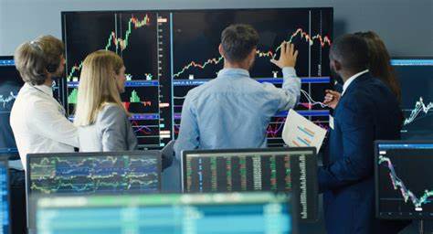 Wall Street Analysts Dish Out Circle Stock Ratings, Ponder Rise Of Stablecoins