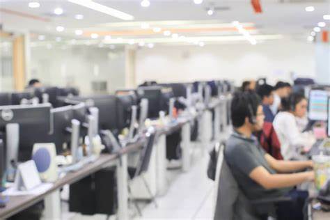 Call center staffers explain how AI assistants aren't great