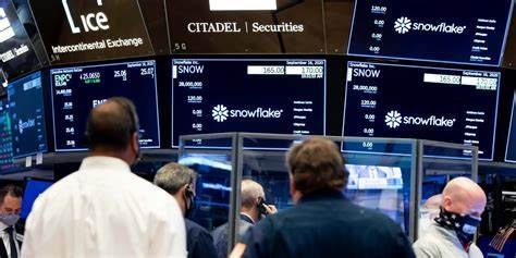 Snowflake’s Growth Is Just Getting Started, Analyst Says. The Stock Is Climbing