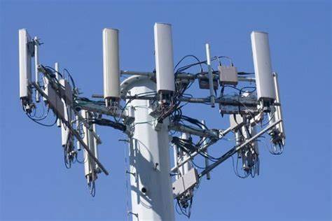 Aura – Detecting Fake Cell Towers with RF Fingerprinting AI