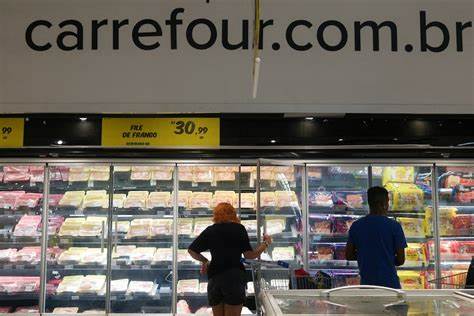 Shareholders approve Carrefour bid to take Brazil unit private
