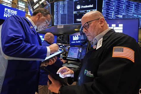 Stocks Drop After Trump Unveils Higher Tariffs on Trading Partners