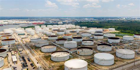 Major Banks Nudge Oil Forecast Higher But U.S. Tariffs, OPEC+ Hikes Weigh on Outlook