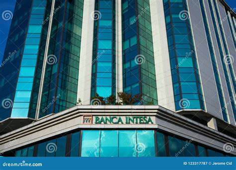 Intesa Sanpaolo becomes the first Italian bank to invest in crypto, buying more than $1m worth of BTC - crypto.news