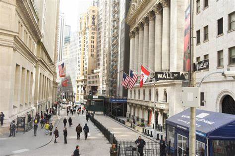 Rare Bullish Inflow Signals Cause IMAX to Nearly Double
