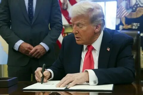 Trump Signs Executive Order to Bolster Health Care Price Transparency - The Well News