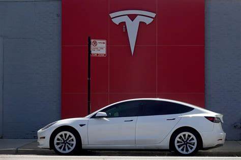 Stifel Cuts Tesla, Inc. (TSLA) Price Target