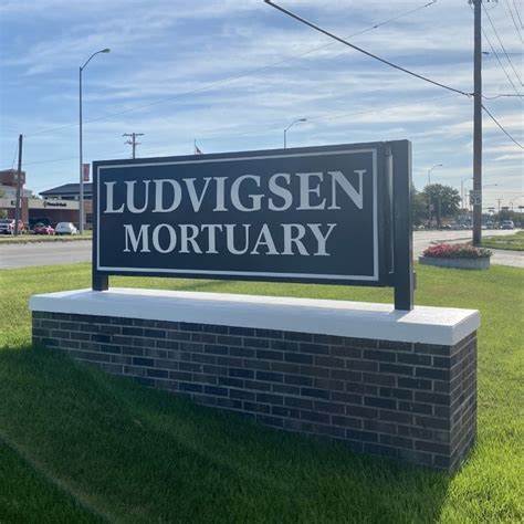 Ludvigsen Mortuary - Funeral Home in Fremont, NE | Ludvigsen Mortuary 