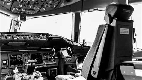 Can AI Replace Copilots on Passenger Jets?
