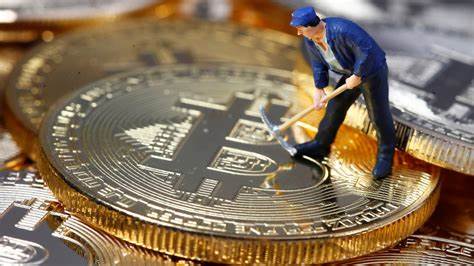 Bitcoin surges above $11,000 thanks to Facebook's currency plans - Phys.org