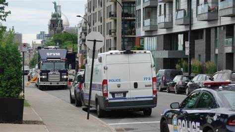 Police investigating kidnapping of 4 adults in Old Montreal - CBC.ca