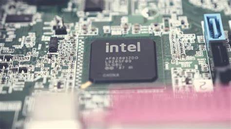 Intel Stock Surges as Chipmaker Cuts Over 500 Jobs