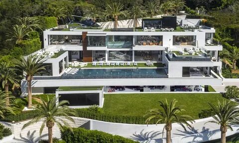 An investor who spent $27 million on a mansion that burned down on ‘Billionaire’s Beach’ only expects $3 million from insurance - Yahoo