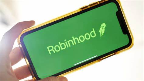 Robinhood re-lists SOL at $216 one year after forcing users to sell for $16 - Protos