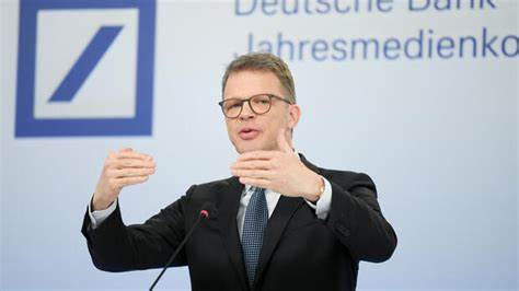 Deutsche Bank Hits Decade High as Sewing’s Strategy Pays Off