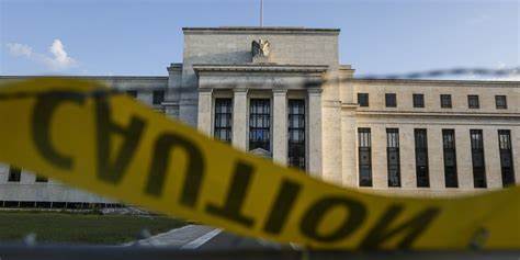 Powell Isn't Trump's Only Holdout Against Cuts at a Divided Fed; PCE in 