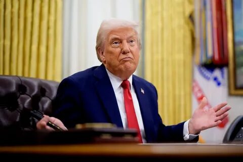 Bitcoin Dips to Two-Week Low as Trump’s Tariff Deadline Looms
