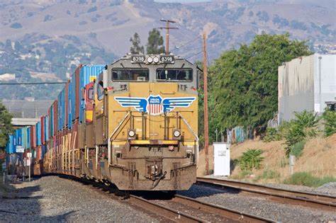 Freight Class Warfare: What a Rail Mega-Merger Reveals About US Logistics Power