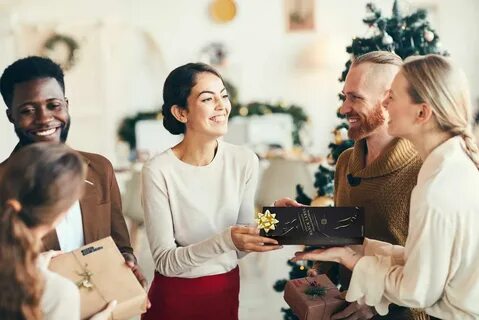 How you can gift someone stocks this holiday season - CNBC