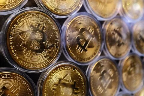 Bitcoin Slides Below $90,000 as Crypto Selloff Gathers Steam