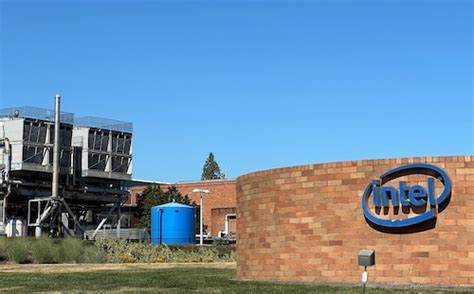 Intel's retreat is unlike anything it's done before in Oregon