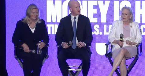 Senators predict passage of bipartisan crypto bill — without language targeting Trump