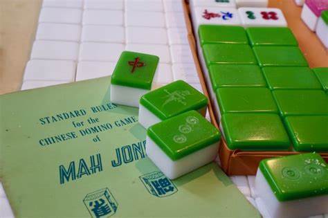 The game is almost over for one of Hong Kong's last mahjong carvers