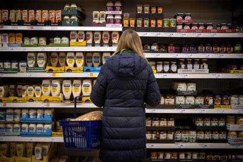 U.K. Inflation Eases Slightly Despite Concerns Over Rallying Oil Prices