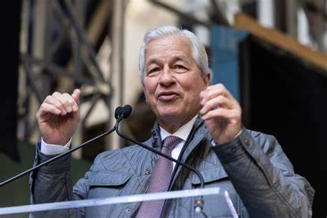 Jamie Dimon Warns Of 'Weakening' US Economy, But Doesn't 'Know' Whether Its Nearing Recession: 'Have To Wait And See'