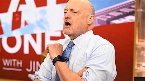 Jim Cramer Says Visa Sellers Are Wrong