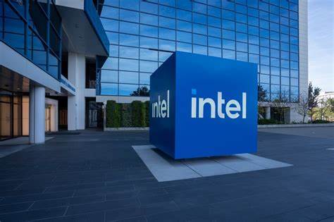 Intel's Stock Gains In Pre-Market Trading Following Reports Of Qualcomm's And Apollo's Investment Offer