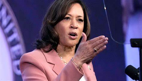 Kamala Harris Promises to Make US “Dominant in Blockchain” - Crypto News BTC