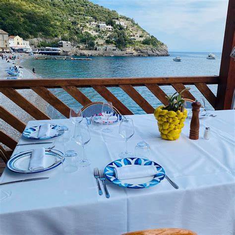 LO SCOGLIO, Massa Lubrense - Piazza delle Sirene 115 - Ristorante 