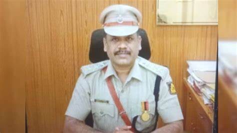 DSP Sridhar Pujar Surrenders in Karnataka Bitcoin Scam Case, Arrested by SIT - The420.in