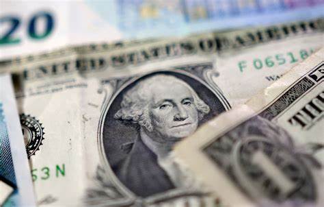 Dollar gains as Trump reignites trade concerns