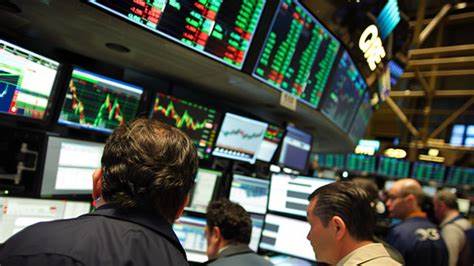 Private-Markets Giant Blue Owl Pushes Into 401(k)s