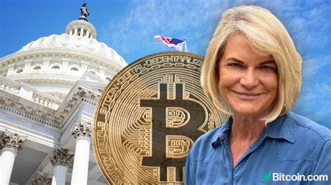 Is Bitcoin the key to solving U.S. national debt? Senator Lummis thinks so! - AMBCrypto News