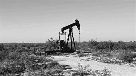 Oil Ticks Higher After 2% Drop Amid Mixed Signals
