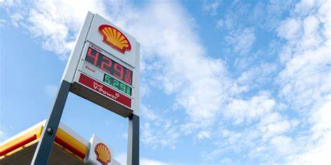 Shell Posts a Steep Drop in Earnings. Why Weak Oil Prices Aren’t Rattling Investors
